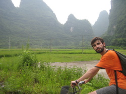 Riding a bike around Yangshuo. Pablo González de Prado Salas